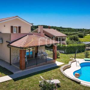 Istra, Višnjan, 3 prekrasne vile s bazenima