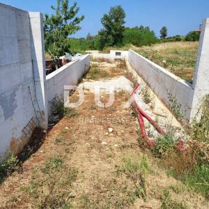 ISTRA, VIŠNJAN - Građevinsko zemljište s projektom, pogled na more