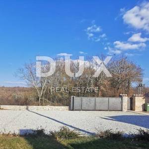 ISTRA, VIŠNJAN - Imanje s dvije kuće i pogledom na more