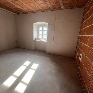 ISTRA, VIŠNJAN - Kamena kuća s započetom renovacijom