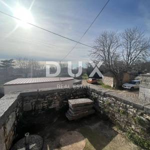 ISTRA, VIŠNJAN - Kamena kuća s započetom renovacijom