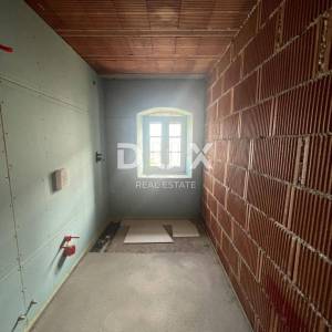 ISTRA, VIŠNJAN - Kamena kuća s započetom renovacijom
