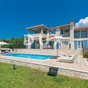 ISTRA, VIŠNJAN -Kamena vila sa pogledom na more