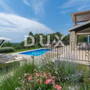 ISTRA, VIŠNJAN -Kamena vila sa pogledom na more