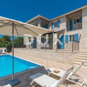 ISTRA, VIŠNJAN -Kamena vila sa pogledom na more