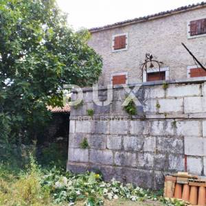ISTRA, VIŠNJAN - Kuća za adaptaciju sa puno potencijala