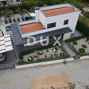 ISTRA, VIŠNJAN - Moderna vila s bazenom