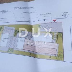 ISTRA, VIŠNJAN - Prostrano zemljište s projektom i prekrasnim pogledom na more