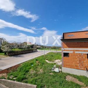 ISTRA, VIŠNJAN - Stan s garažom i pogledom na more u roh bau fazi