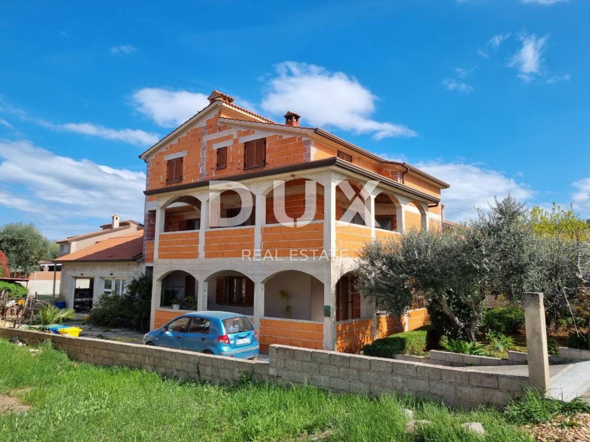 ISTRA, VIŠNJAN - Stan s garažom i pogledom na more u roh bau fazi