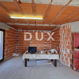 ISTRA, VIŠNJAN - Stan s garažom i pogledom na more u roh bau fazi