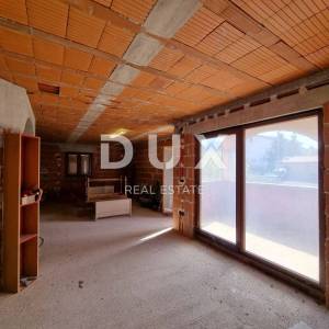 ISTRA, VIŠNJAN - Stan s garažom i pogledom na more u roh bau fazi