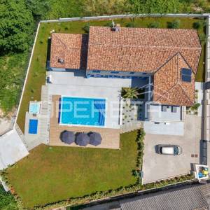 Istra, Višnjan- vila u autohtonom istarskom stilu