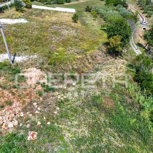 Istra, Vižinada-Građevinsko zemljište s projektom i dozvolom
