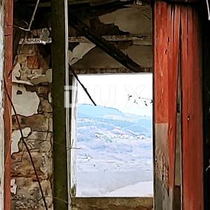 ISTRA, VIŽINADA - Prostrano zemljište s građevinskom dozvolom i idejnim rješenjem