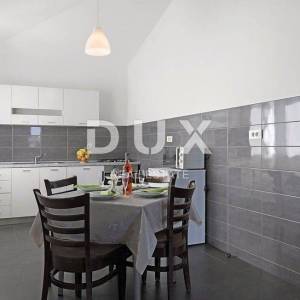 ISTRA, VODNJAN - Apartmanska kuća s unutarnjim bazenom