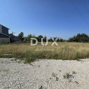 ISTRA, VODNJAN - Građevinsko zemljište pripojeno uz put 659 m2