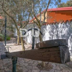 ISTRA, VODNJAN - Kvalitetna obiteljska prizemnica nadomak plaža i grada Rovinja