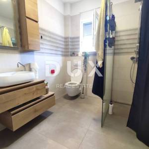 ISTRA, VODNJAN - Obiteljska kuća 240 m2, konoba, 1100m2 poljoprivrednog zemljišta