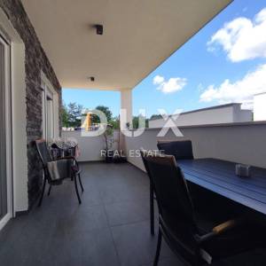 ISTRA, VODNJAN - Obiteljska kuća 240 m2, konoba, 1100m2 poljoprivrednog zemljišta