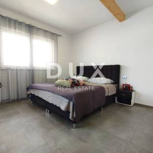 ISTRA, VODNJAN - Obiteljska kuća 240 m2, konoba, 1100m2 poljoprivrednog zemljišta
