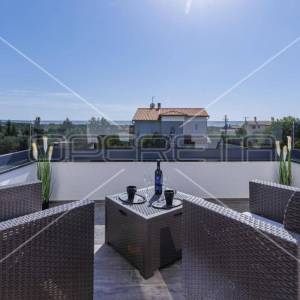 Istra, Vodnjan, predivna kvalitetna vila sa bazenom i garažom, novogradnja