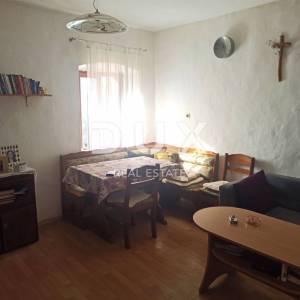 ISTRA, VODNJAN Prostrana kuća za renovaciju u centru