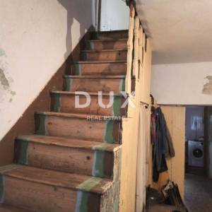 ISTRA, VODNJAN Prostrana kuća za renovaciju u centru