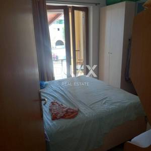 ISTRA, VOLME - Apartman s prostranom terasom, zelenilom i potpunim mirom
