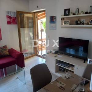 ISTRA, VOLME - Apartman s prostranom terasom, zelenilom i potpunim mirom