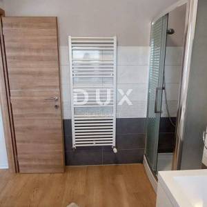 ISTRA, VOLME - Luksuzan stan 200m od mora s vlastitim bazenom