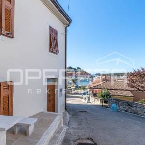 ISTRA, VRSAR - Renovirana kuća s pogledom na more u blizini marine
