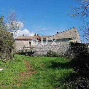ISTRA, ŽMINJ Imanje za adaptaciju + građevinsko zemljište 3200 m2