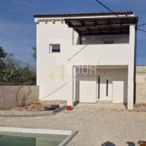 Istra, Žminj - okolica, samostojeća kuća s bazenom, 85m2