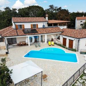 ISTRA, ŽMINJ - Vila s bazenom u srcu Istre, 398 m2