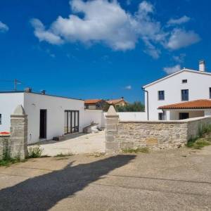 ISTRA,BALE (OKOLICA) - Dva renovirana stambena objekta na odličnoj lokaciji, prilika!