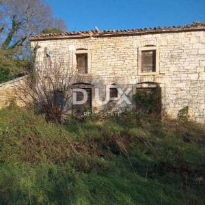 ISTRA,BARBAN - Kamena kuća za adaptaciju s zemljištem