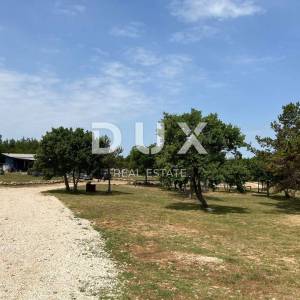 ISTRA,BARBAN-Predivno zemljište sportske namjene u blizini mora