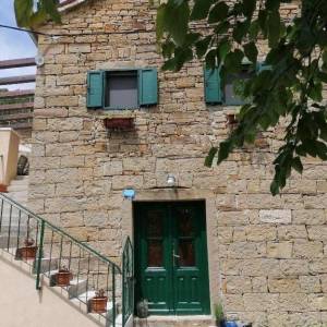ISTRA,BUZET(OKOLICA)-Simpatična kamena kuća s predivnim pogledom