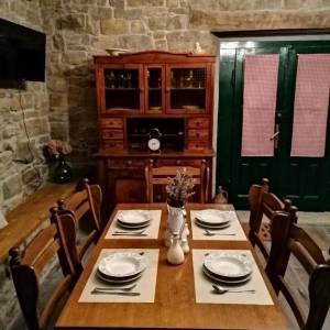 ISTRA,BUZET(OKOLICA)-Simpatična kamena kuća s predivnim pogledom