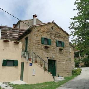 ISTRA,BUZET(OKOLICA)-Simpatična kamena kuća s predivnim pogledom
