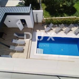 ISTRA,FAŽANA- Kuća s bazenom i pogledom na more!
