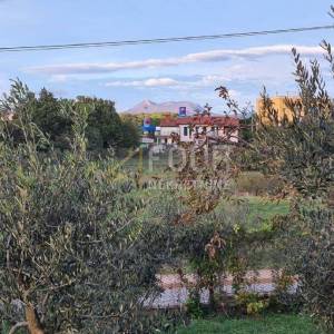 ISTRA,LABIN, komforni stan sa vlastitim dvorištem 295.000€