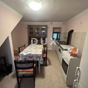 ISTRA,LABIN - Kuća na rubu naselja s pogledom na prirodu