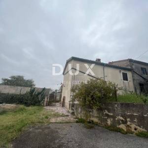 ISTRA,LABIN - Kuća na rubu naselja s pogledom na prirodu