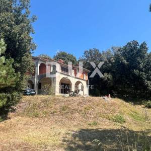 ISTRA,LABIN - Kuća s pogledom na more i prostranom okućnicom