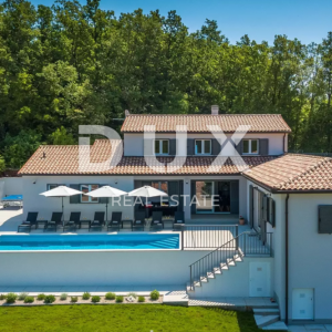 ISTRA,LABIN - Vila s bazenom u blizini grada
