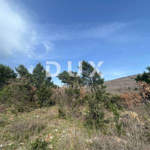 ISTRA,LABIN(OKOLICA) - Građevinsko zemljište s projektom na osami okruženo šumom