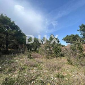 ISTRA,LABIN(OKOLICA) - Građevinsko zemljište s projektom na osami okruženo šumom