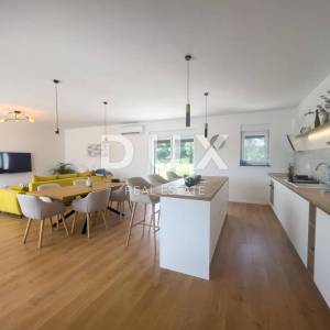 ISTRA,LABIN(OKOLICA) - Moderna novogradnja s bazenom